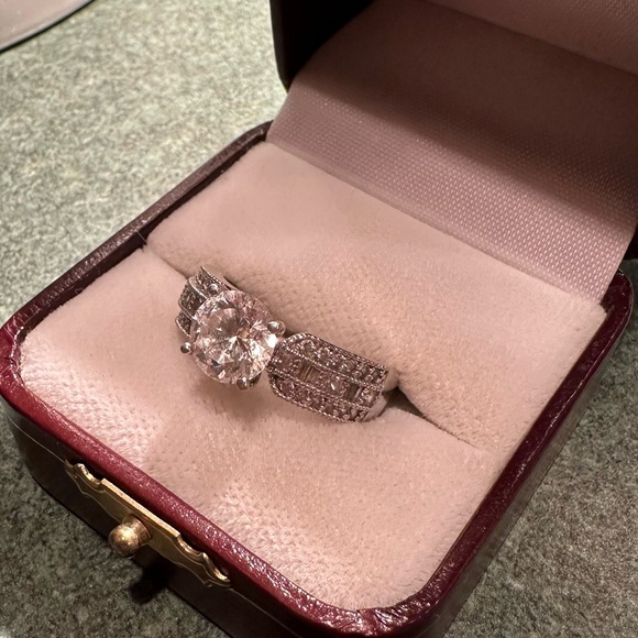 925 CZ ring - Picture 2 of 5